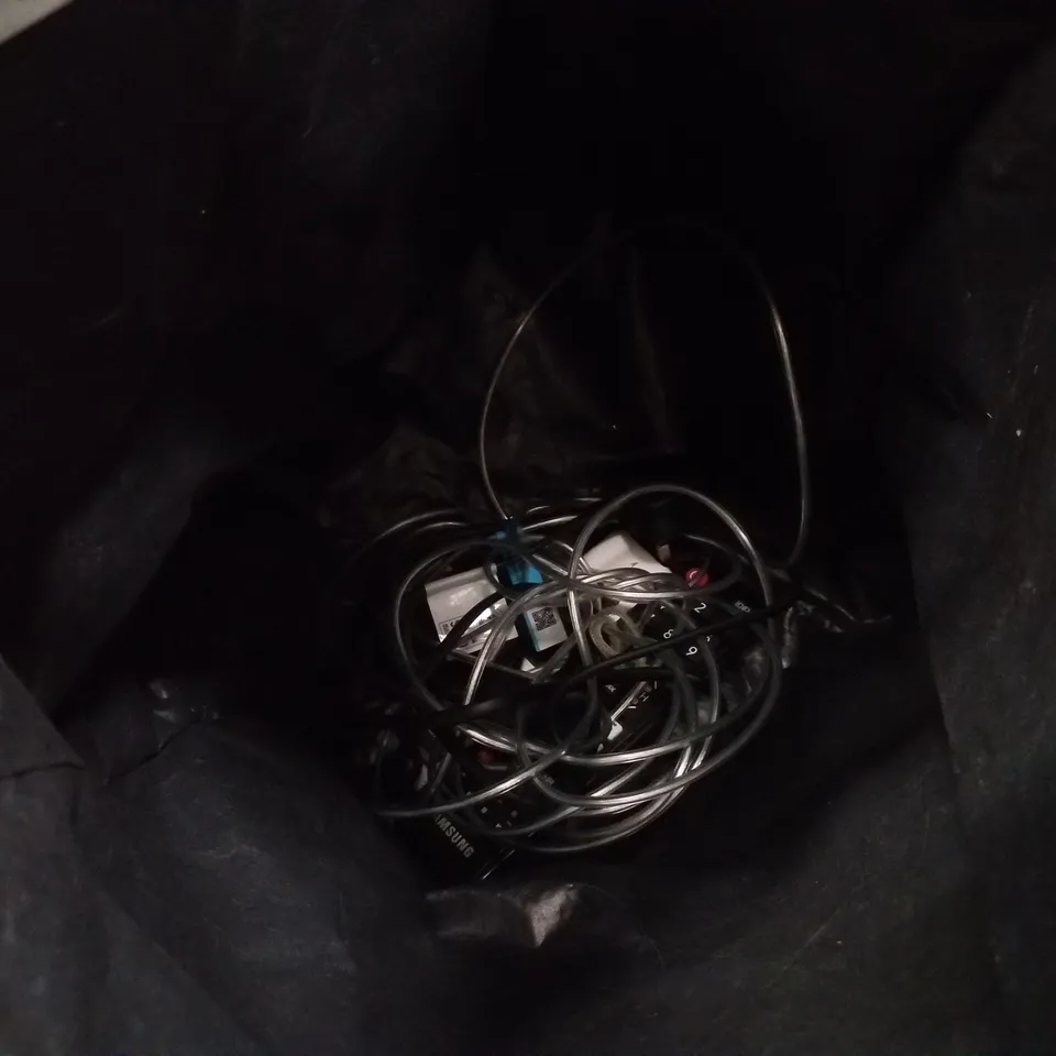 SAMSUNG ONE CONNECT BOX
