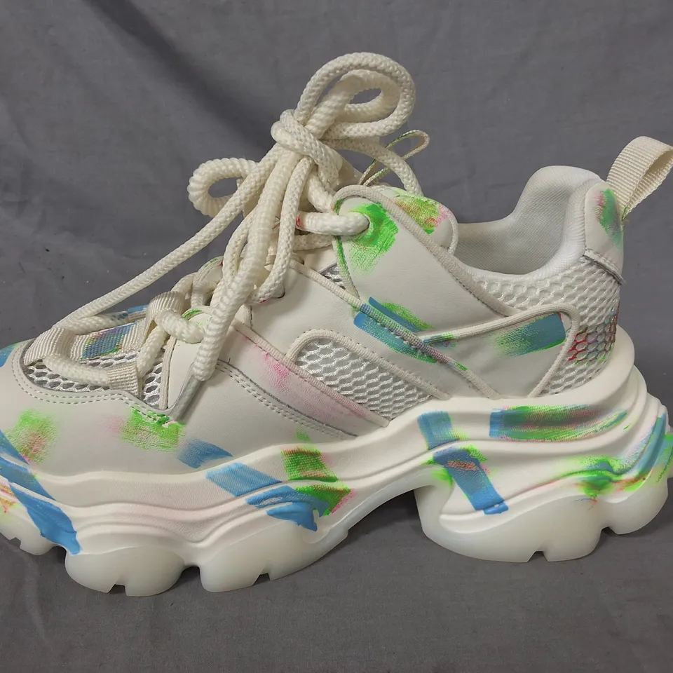 PAIR OF CHUNKY SOLED TRAINERS IN WHITE - UNSPECIFIED