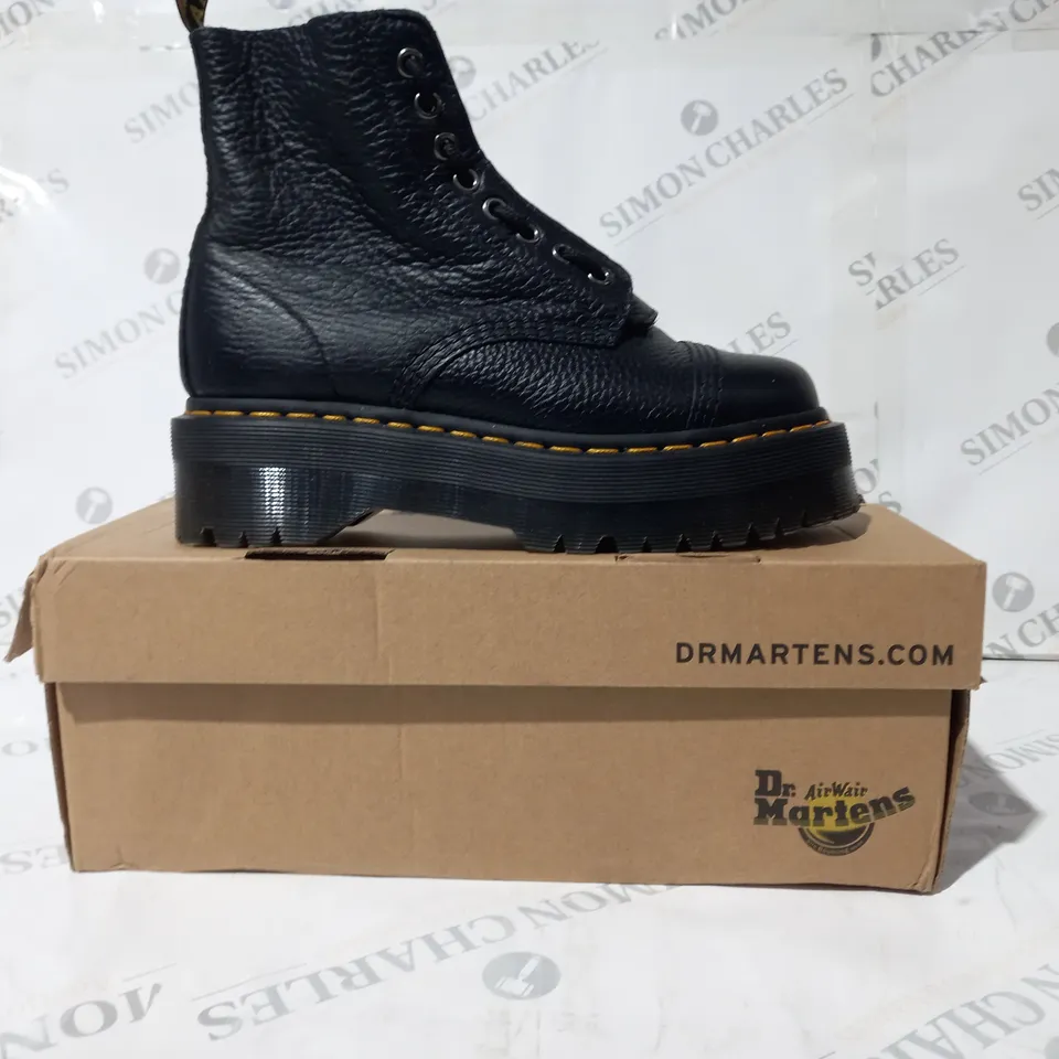 BOXED PAIR OF DR MARTENS SINCLAIR FLATFORM BOOTS IN BLACK UK SIZE 5