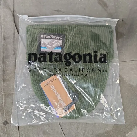 PATAGONIA BEANIE HAT IN DARK GREEN