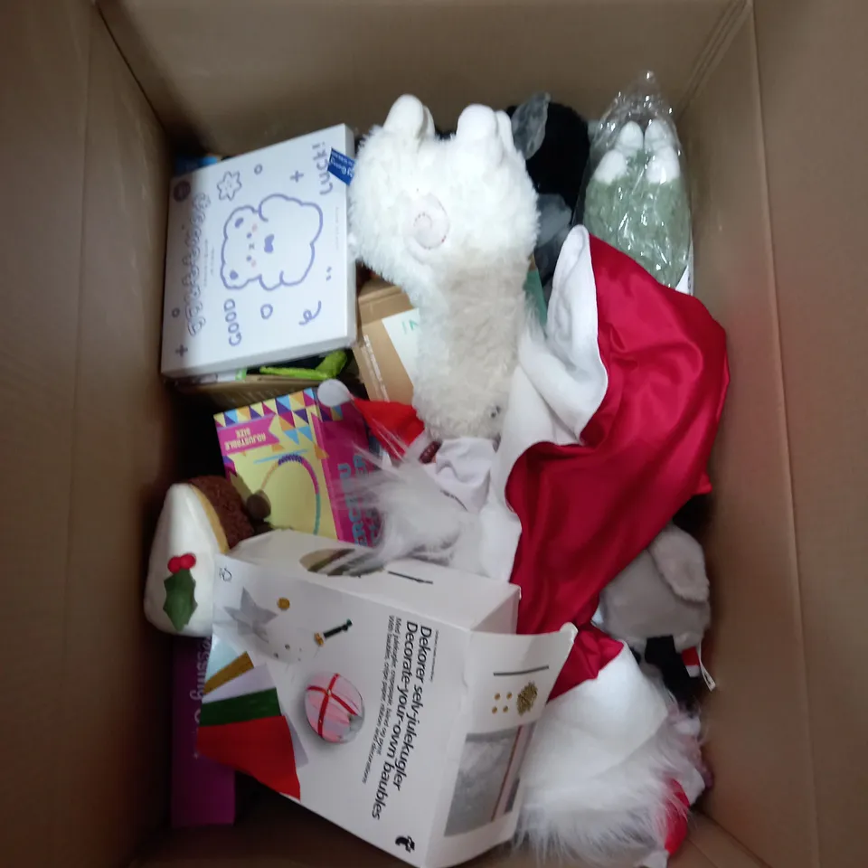 BOX OF ASSORTED TOYS TO INCLUDE TEDDIES, PUZZLES, STRESS BALL ETC 