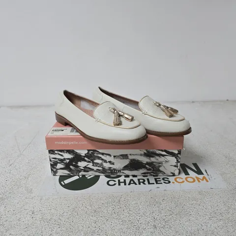 EMMAROSE OFF-WHITE LEATHER LEOPARD HEAD TASSEL TRIM LOAFERS UK 6