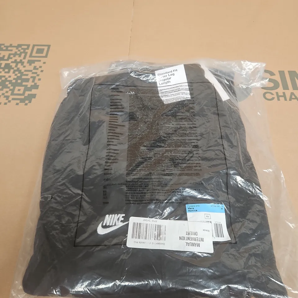 NIKE BLACK REGULAR FIT JOGGERS SIZE M 