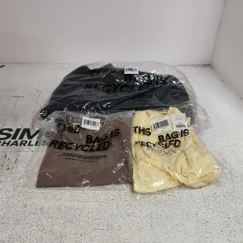 BOX OF APPROXIMATELY 15 ASSORTED CLOTHING ITEMS TO INCLUDE BOX FIT CREW KNIT, MARLO WRAP TANK VANILLA GLOW ETC