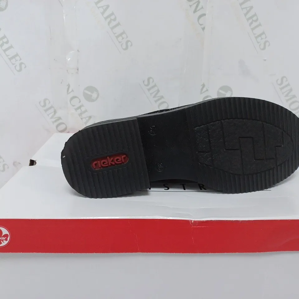 BOXED PAIR OF RIEKER LACE UP BOOTS IN NAVY SIZE 3.5