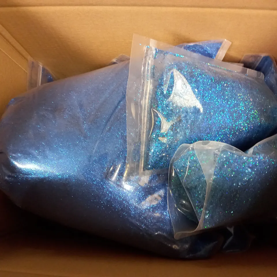APPROXIMATELY 10 ASSORTED BAGS OF DECOR GLITTER IN BLUE - COLLECTION ONLY