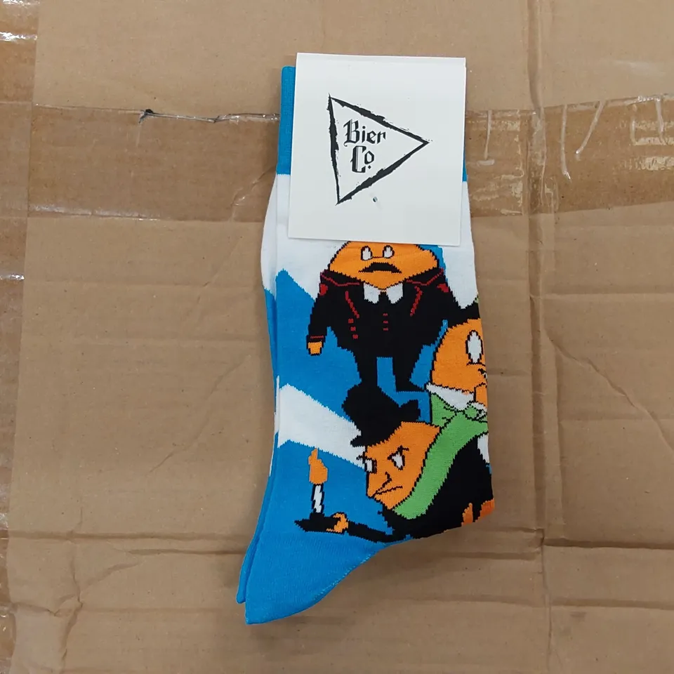 BOX OF APPROXIMATELY 360 PAIRS OF BRAND NEW BIER CO SOCKS (1 BOX)