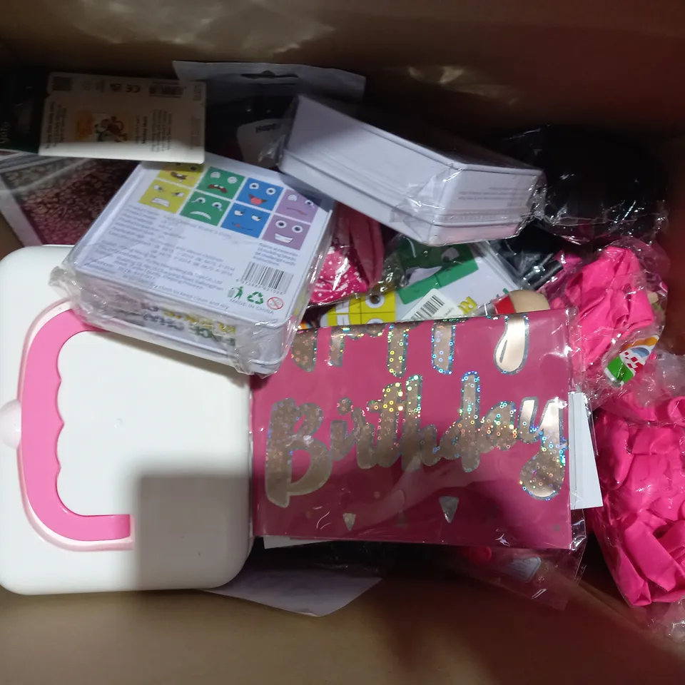 BOX OF APPROXIMATELY 15 ASSORTED TOYS AND GAMES TO INCLUDE CRAYOLA SUPER TIPS, PACK OF CREATIVE BALLOONS, 12PC ARTIST PAINT BRUSH SET, ETC