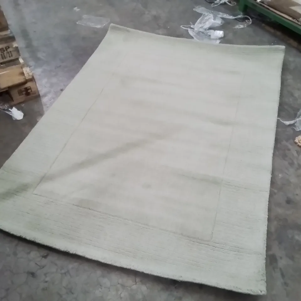 QUALITY DESIGNER AREA RUG - APPROXIMATELY 170X120CM