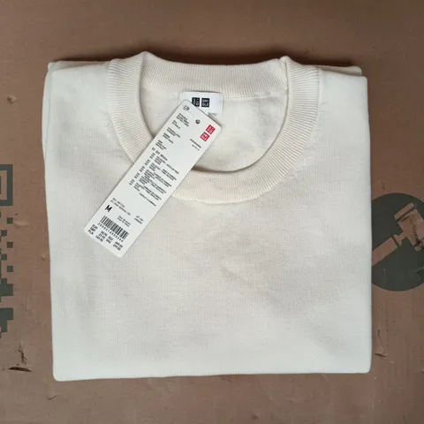 UNIQLO MILANO RIBBED LONG SLEEVE T-SHIRT IN CREAM SIZE MEDIUM