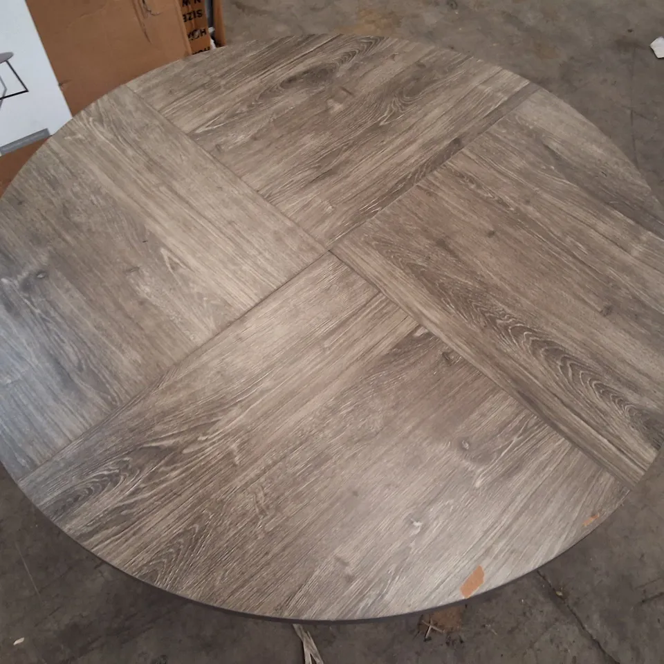 ASHIYAH ROUND DINING TABLE GREY/BLACK