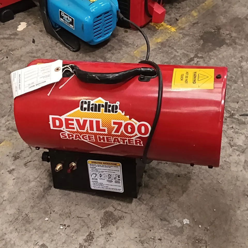 CLARKE DEVIL 700 PROPANE FIRED SPACE HEATER