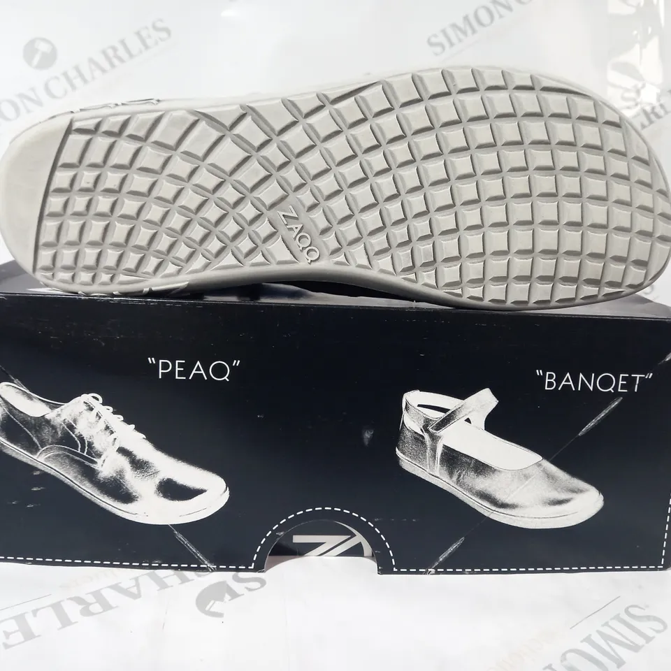BOXED PAIR OF ZAQQ BAREFOOT SHOES IN BLACK EU SIZE 43