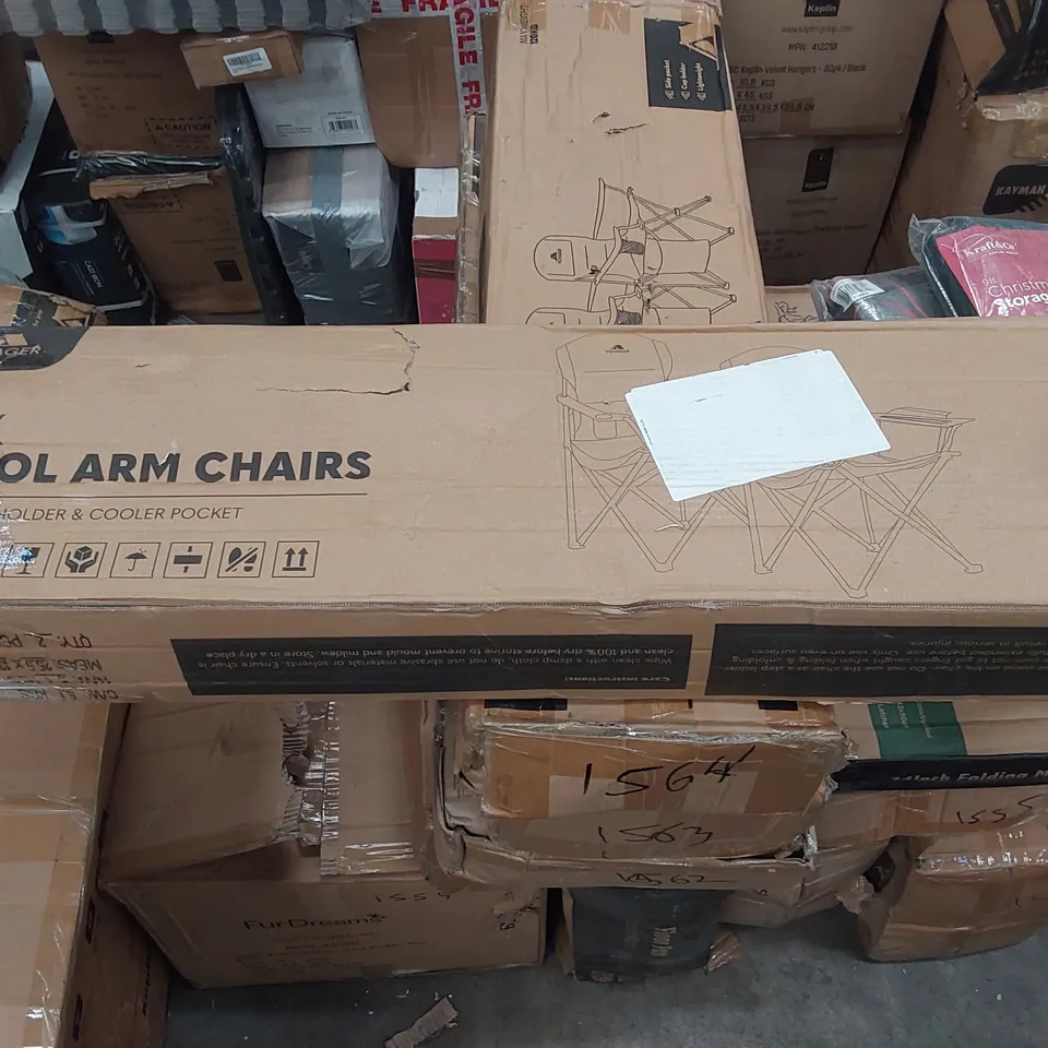 BOXED PAIR OF VOYAGER COOLER POCKET CAMPING CHAIRS 