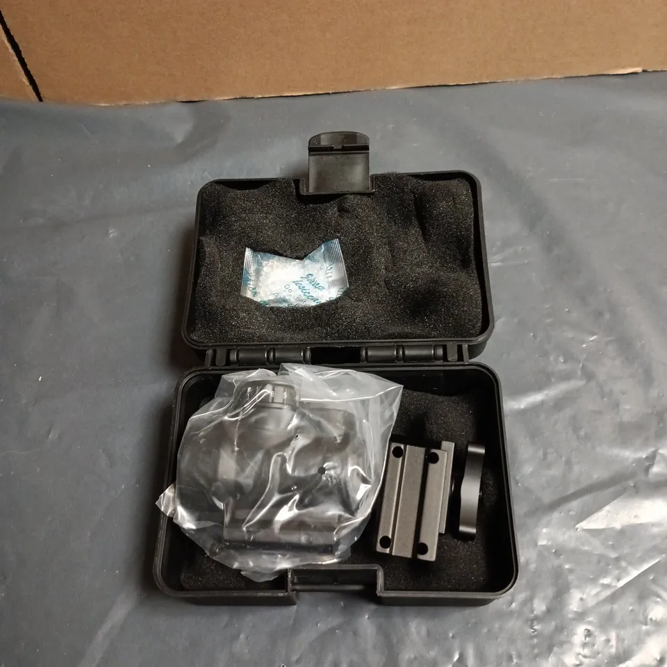 RED DOT SIGHT WITH MOUNTING BRACKET – CASE INCLUDED 