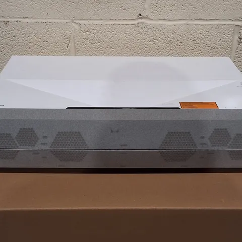 BOXED OPTOMA CINEMA-X P2 DLP PROJECTOR IN WHITE