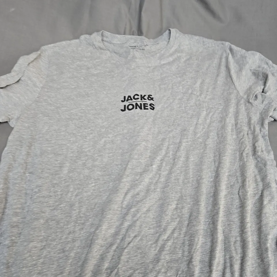 JACK AND JONES LOGO T-SHIRT IN GREY SIZE XL