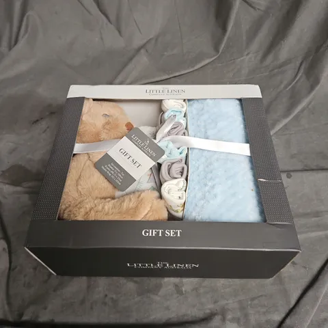 BOXED LITTLE LINEN COMPANY SAFARI BEAR BABY GIFT SET
