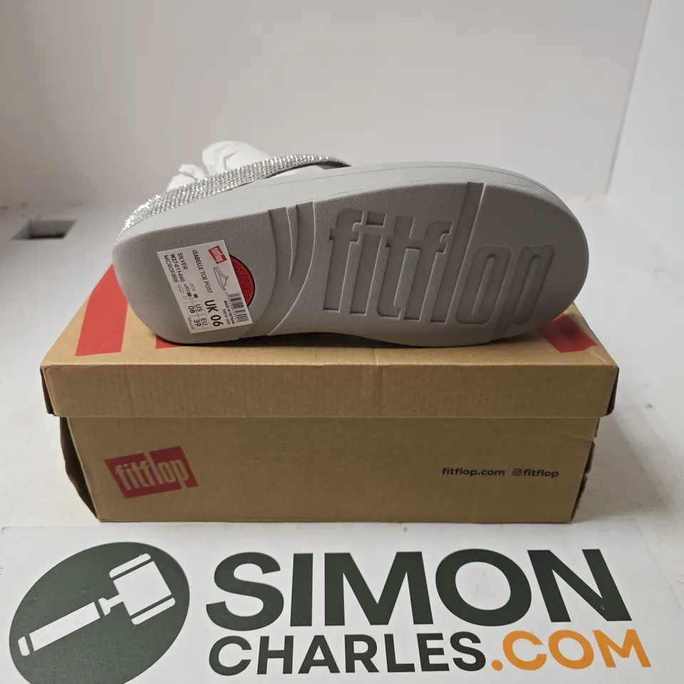 BOXED PAIR OF FITFLOP ISABELLE TOE POST SANDALS IN SILVER - UK 6
