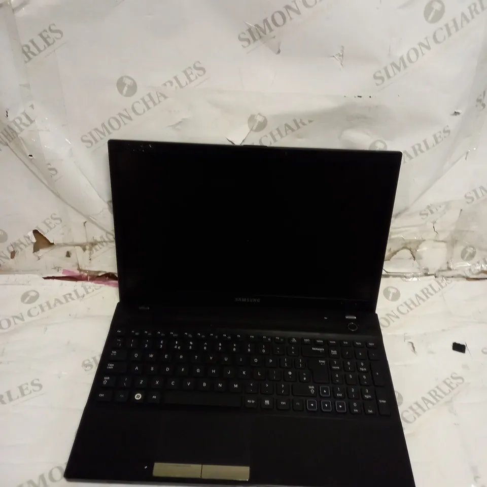 SAMSUNG NOTEBOOK LAPTOP 