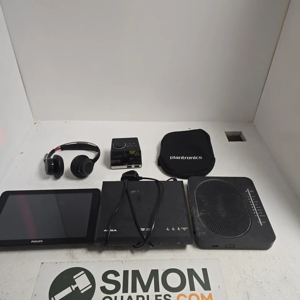 BOX OF APPROXIMATELY 10 ASSORTED ITEMS INCLUDING TECHNICOLOUR DGA0122NLK, PLANTRONICS HEADSET AND AN ALBA DVD PLAYER