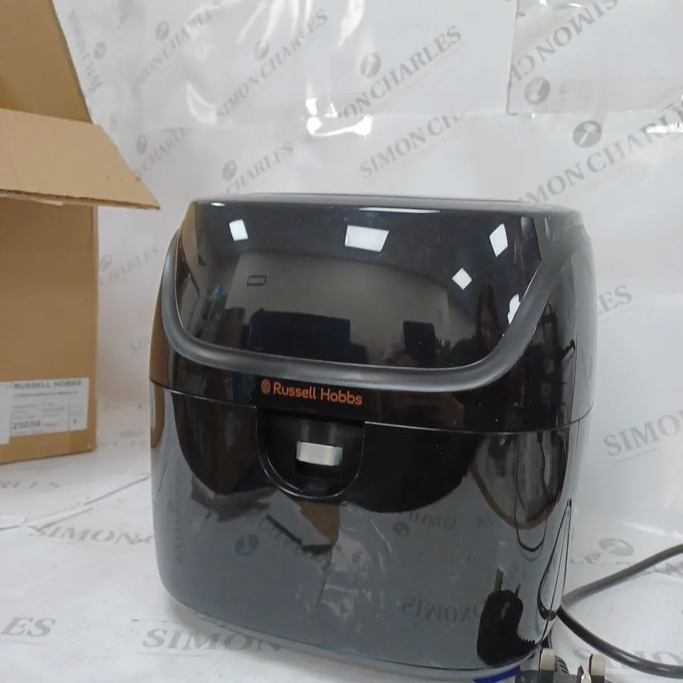 RUSSELL HOBBS 4L AIR FRYER
