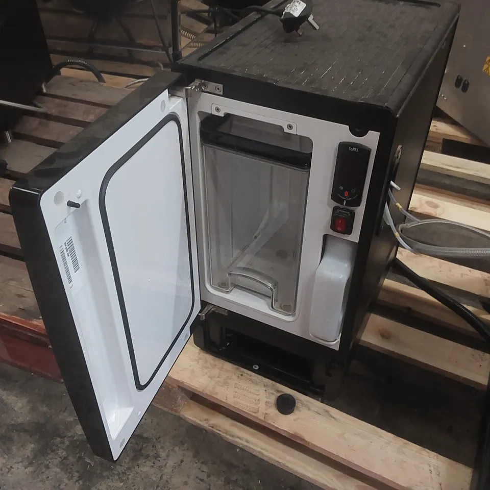 FRANKE A600 COMMERCIAL COFFEE MACHINE WITH MILK CHILLER