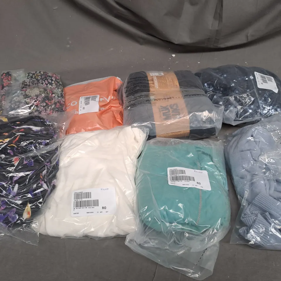 BOX OF ASSORTED CLOTHING ITEMS TOO INCLUDE COATS , TOPS, AND TROUSERS   ETC. 