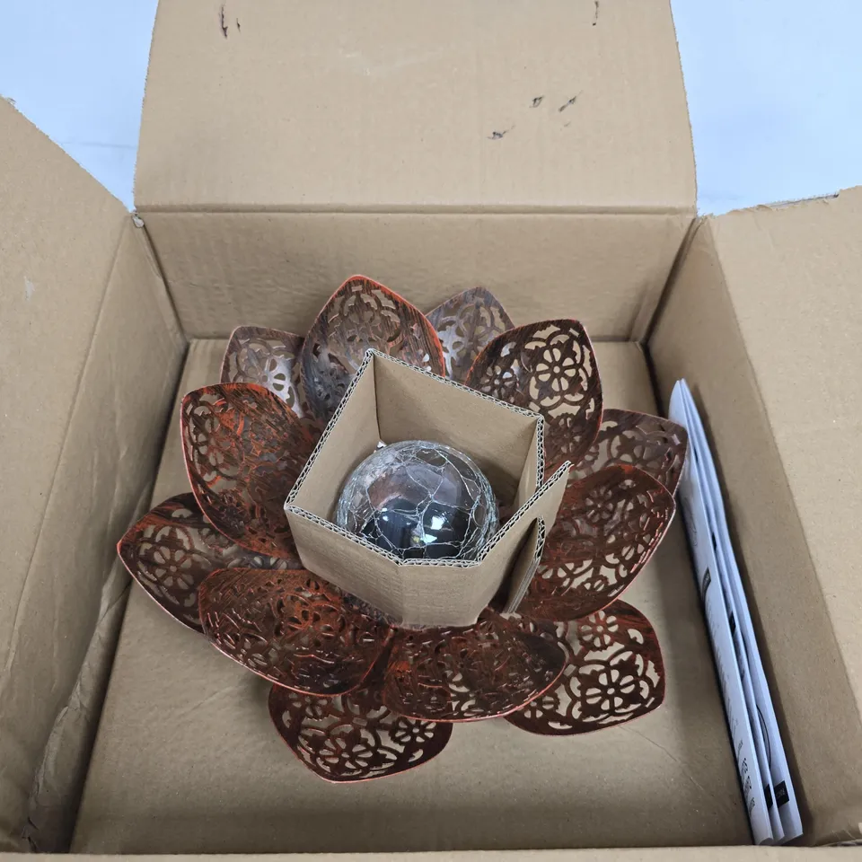 BOXED SMART SOLAR DAMASQUE SOLAR LOTUS