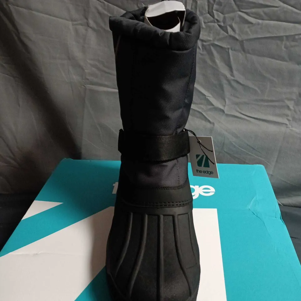 BOXED PAIR OF EDGE M ASPEN SNOW BOOTS – MEN'S SNOW BOOTS, UK 11 (EU 45)