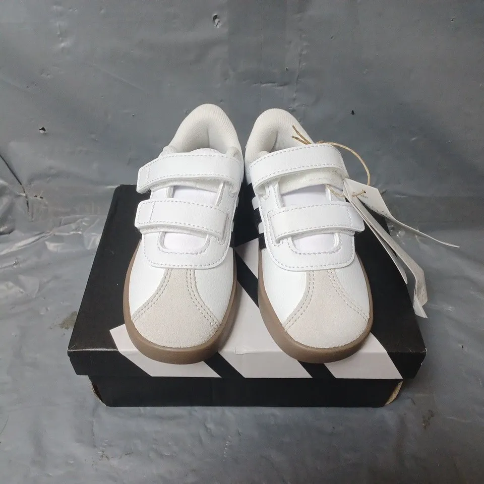 BOXED PAIR OF KIDS ADIDAS VL COURT 3.0 TRAINERS - UK SIZE 8 