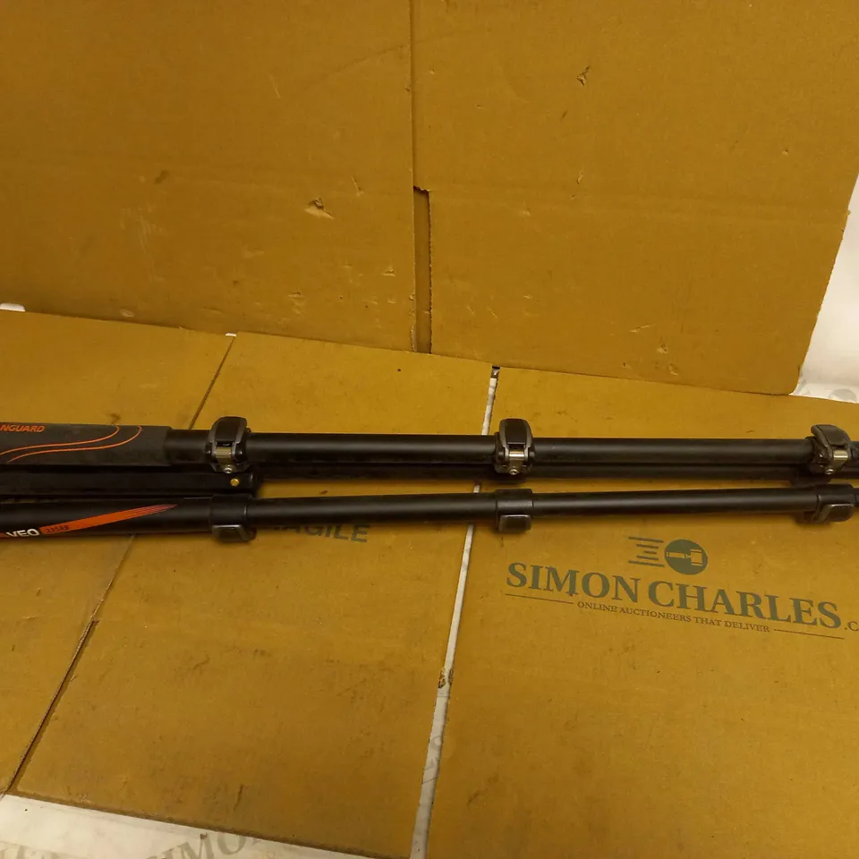 VANGUARD CAMERA TRIPOD - BLACK
