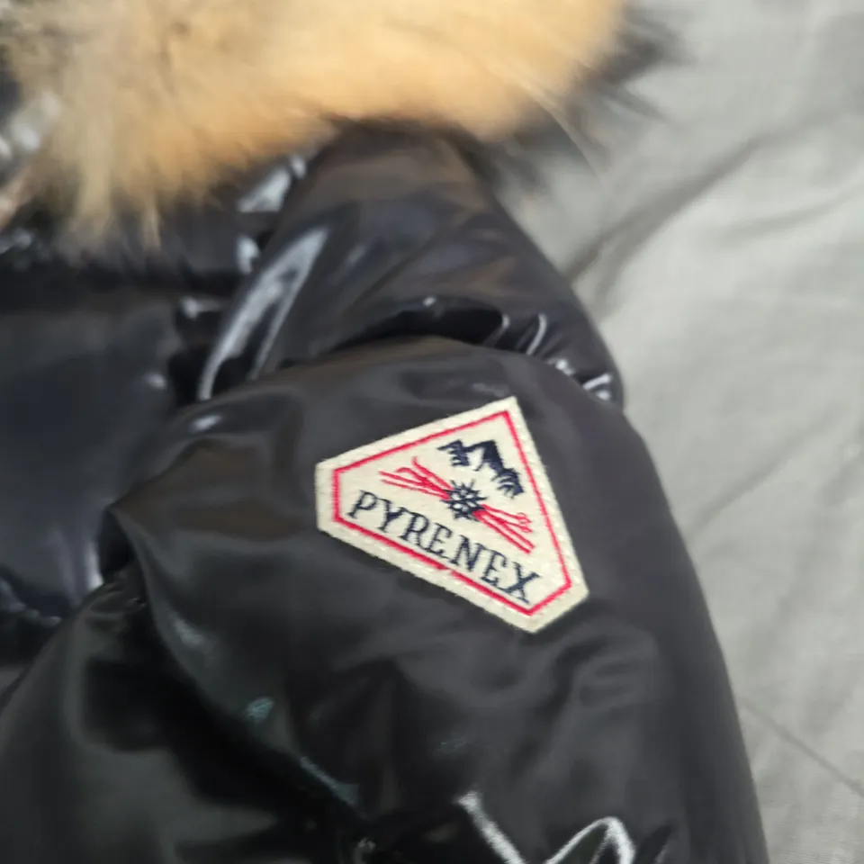 PYRENEX DOWN JACKET WITH FUR-TRIMMED HOOD – BLACK - SIZE 38