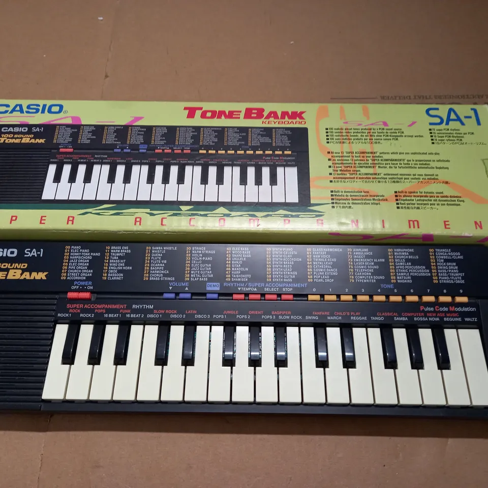 BOXED CASIO TONE BANK KEYBOARD