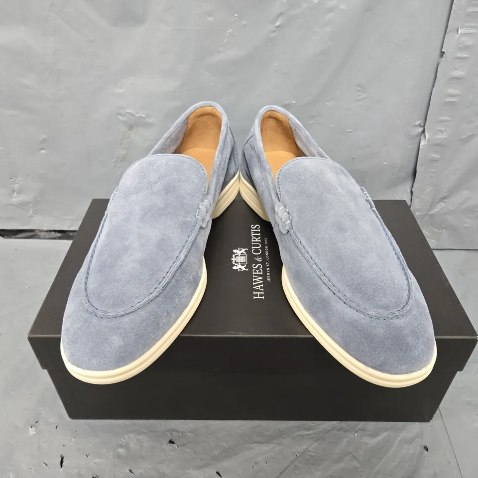 BOXED PAIR OF HAWES & CURTIS CASUAL SUEDE LOAFERS IN BLUE - SIZE 9