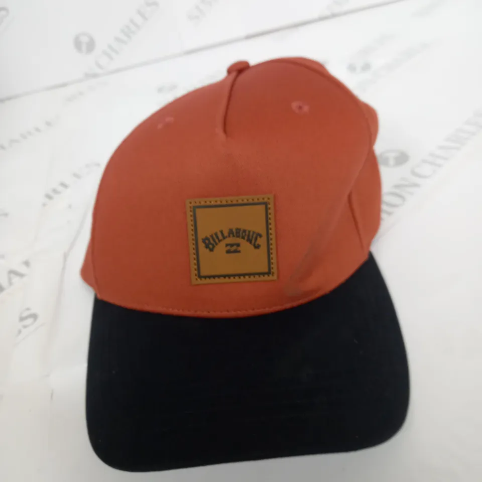 BILLABONIC ORANGE/BLACK CAP 