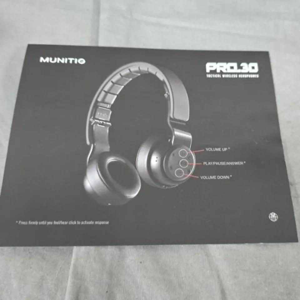 BRAND NEW BOXED MUNITIO PRO30 BRUSHED GOLD WIRELESS HEADPHONES 2AQPX-PRO30