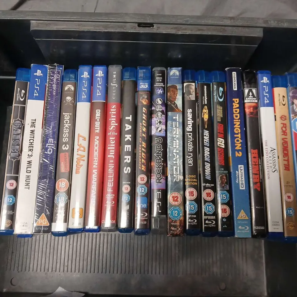APPROXIMATELY 19 ASSORTED DVDS AND GAMES TO INCLUDE WITCHE 3 (PS4), DISNEY ELIO (BLURAY), JACKASS 3 (BLURAY), ETC