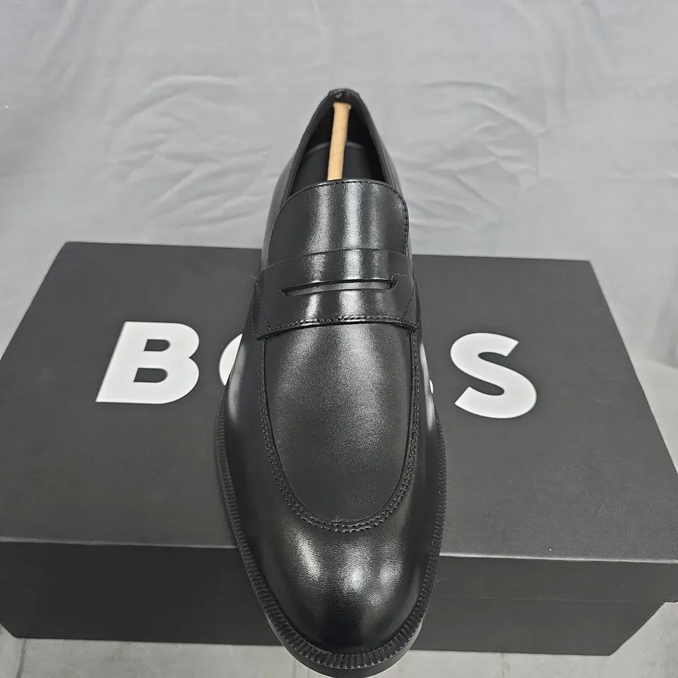 BOXED PAIR OF HUGO BOSS BLACK LEATHER PENNY LOAFERS – MEN'S, UK 8