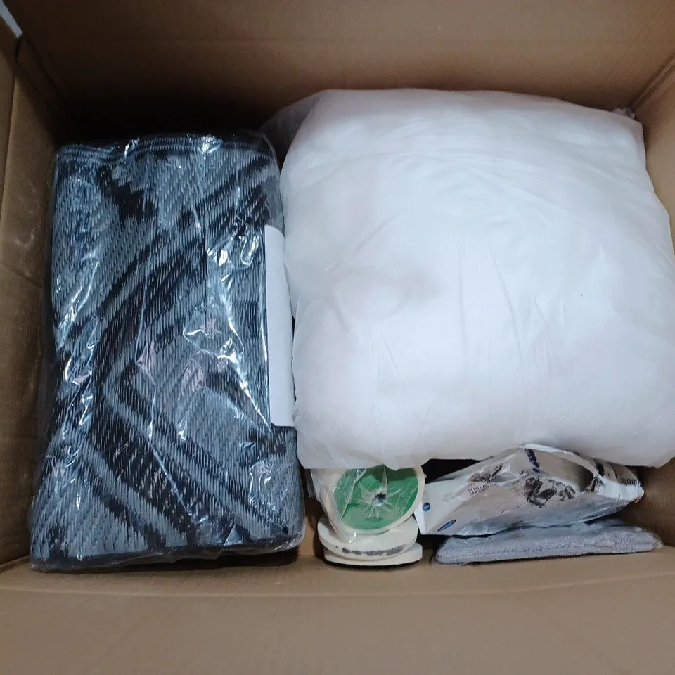 BOX OF APPROXIMATELY 12 ASSORTED ITEMS TO INCLUDE - APLPHASON P5 STATIC WALL MOUNT - ARAMITH PRO CUP CUE BALL - NECK CUSHION ECT 
