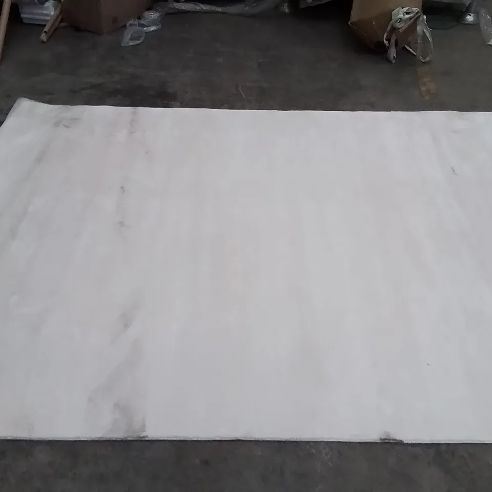 QUALITY DESIGNER AREA RUG - APPROXIMATELY 280CM X 200CM - CREAM 