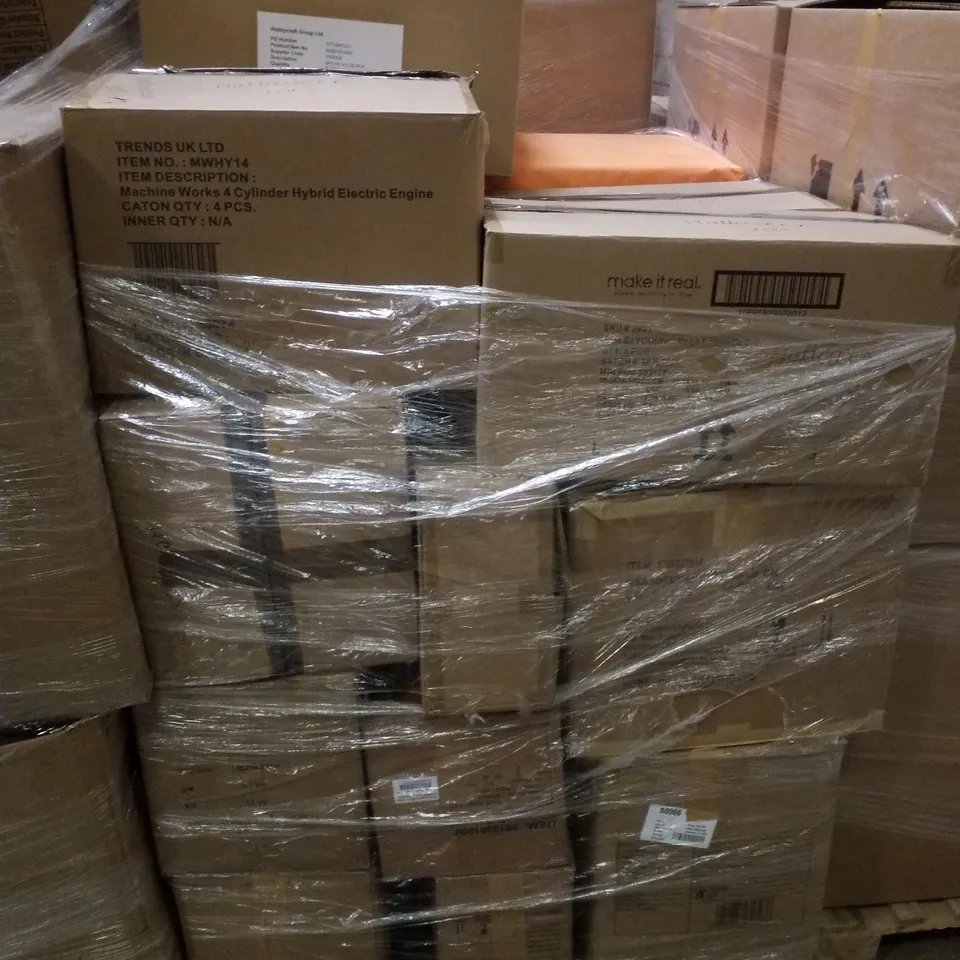 PALLET CONTAINING ASSORTED HALLOWEEN DECORATIONS & PRODUCTS INCLUDING WIRE EDGD RIBBON, PAPER PLATES, RATTAN PUMPKINS, CLEAR POISON BOTTLES & PLUSH BAT BAGS