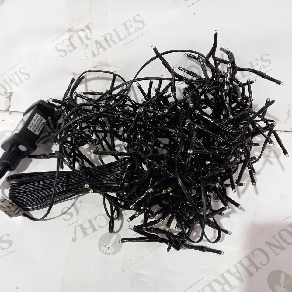 GARDEN REFLECTIONS OUTDOOR CASCADING LED CLUSTER LIGHT STRAND WITH 8 FUNCTIONS