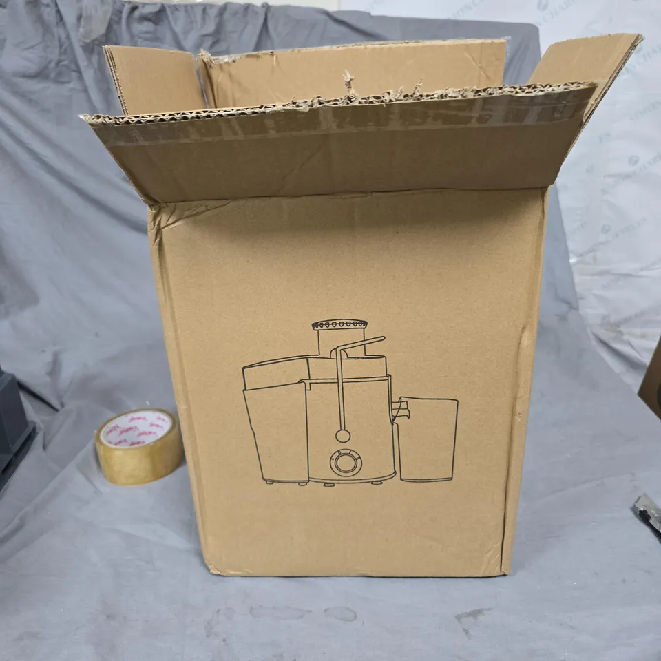 JUICE EXTRACTOR – BOXED WITH INSTRUCTION MANUAL