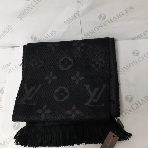 LOUIS VUITTON FRINGE SCARF IN BLACK