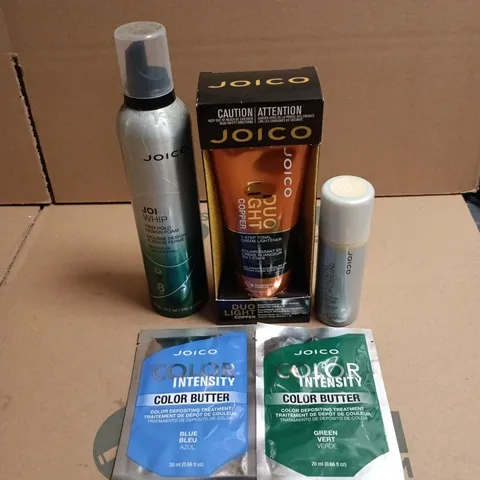 APPROXIMATELY 28 X ASSORTED JOICO HAIR CARE PRODUCTS TO INCLUDE TINT SHOT BLONDE, DUO LIGHT COPPER 1 STEP TONAL CREME LIGHTENER, JOI WHIP FIRM HOLD DESIGN FOAM ETC