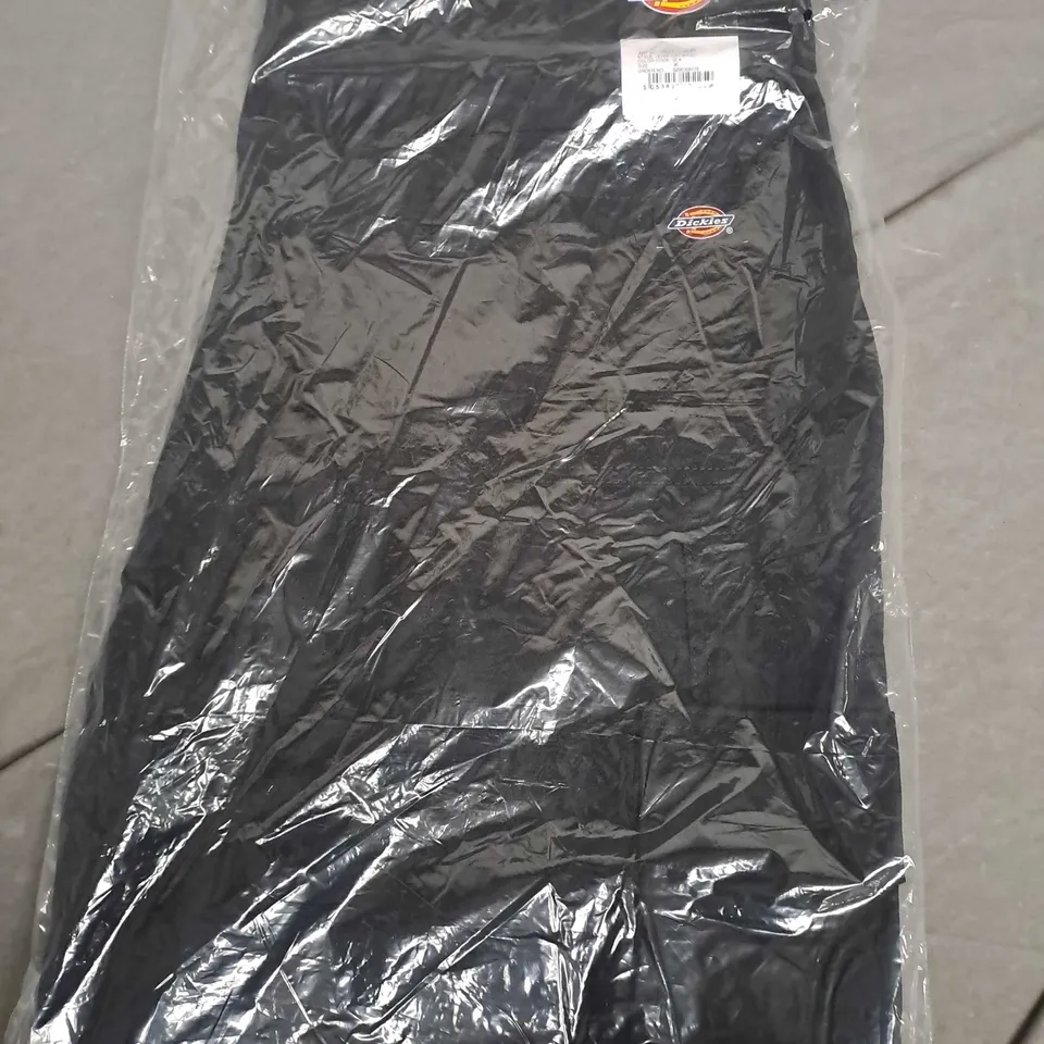 BAGGED DICKIES EVERYDAY SHORTS IN BLACK - SIZE 36