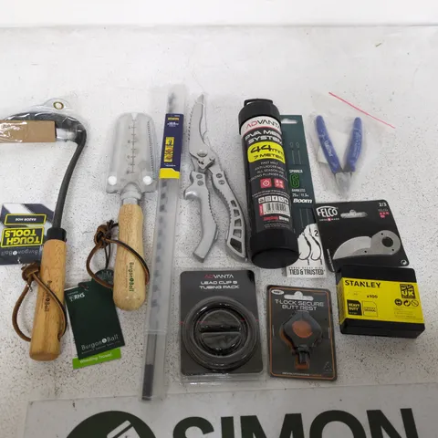 LOT OF APPROXIMATELY 20 ASSORTED HOUSEHOLD ITEMS TO INCLUDE T-LOCK BUTT RESTS, RAZOR HOE AND STANLEY BLADES