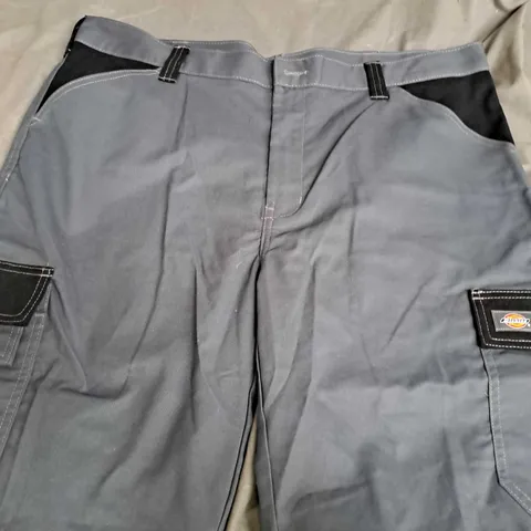 DICKIES CARGO SHORTS GREY SIZE 38