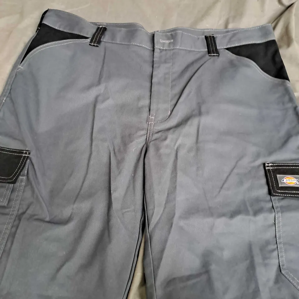 DICKIES CARGO SHORTS GREY SIZE 38